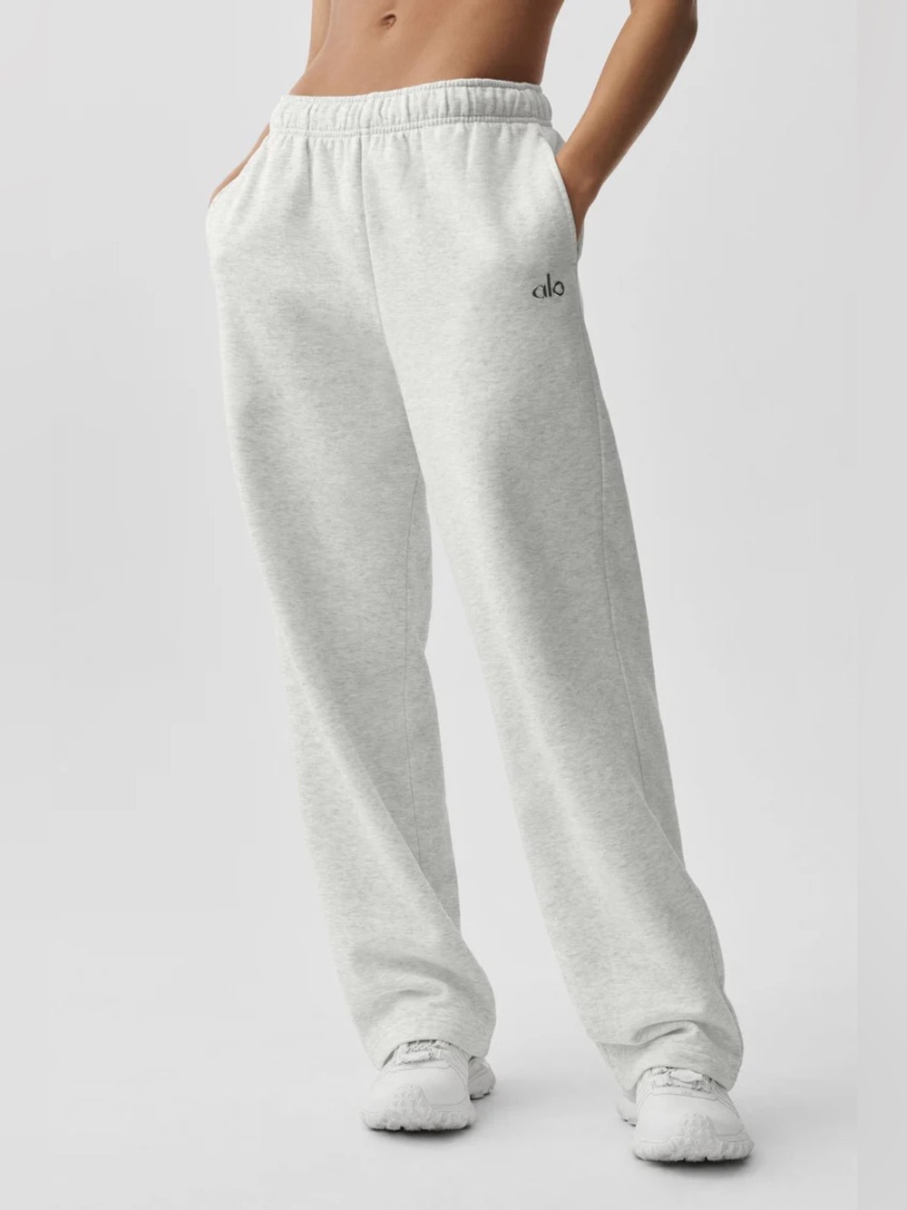 NWT ALO accolade straight leg sweatpants